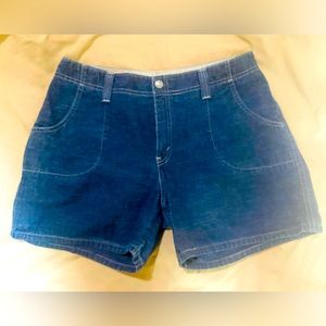 Women’s denim shorts size 12 Levi’s
